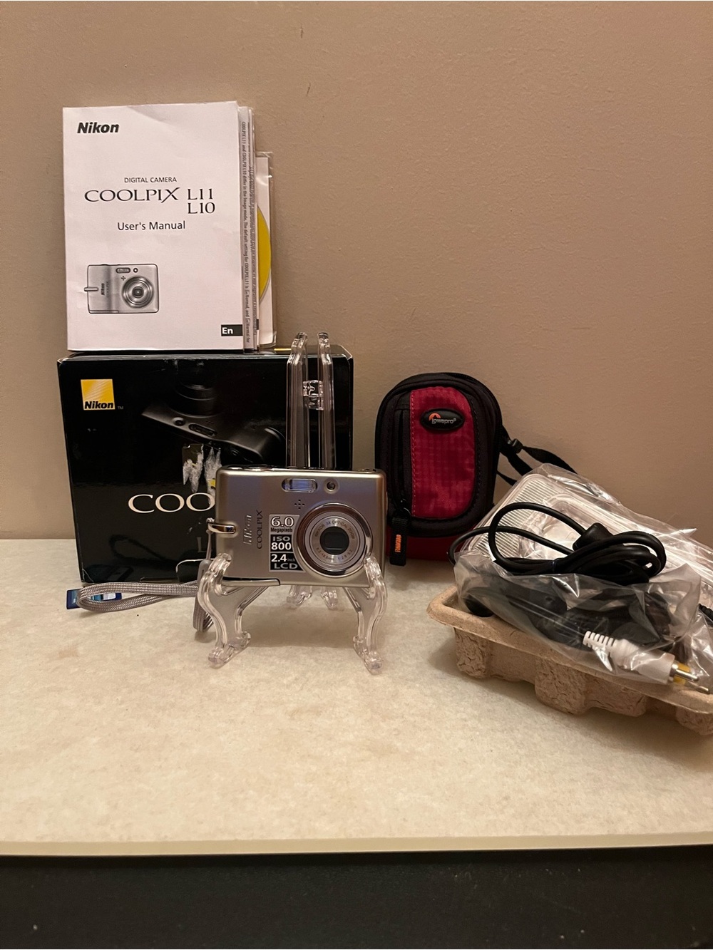 Nikon COOLPIX L11 Digital Camera with Accessories